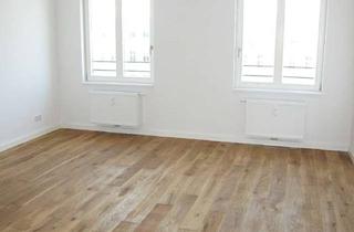 Wohnung kaufen in Auerstraße, 10243 Friedrichshain, Warschauer Straße: Vermieteter Altbau mit Aufzug und Tiefgarage