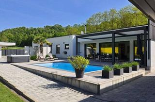 Haus kaufen in 66802 Überherrn, Moderner Architektenbungalow 285 m² | Pool | 20 kWp PV | Provisionsfrei