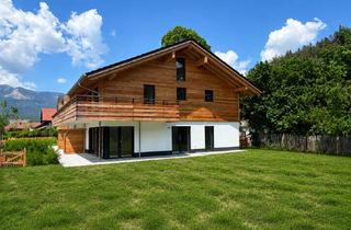 Haus kaufen in 82467 Garmisch-Partenkirchen, Exklusives Stadthaus im Landhausstil mit Genehmigung zur Ferienvermietung - Haushälfte links