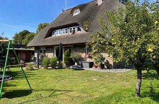 Haus kaufen in Neuensien 6c, 18586 Sellin, Zweifamilienhaus in traumhafter Lage am Neuensiener See
