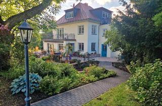 Haus kaufen in 61381 Friedrichsdorf, Friedrichsdorf - Mehrgenerationshaus, Platz für Familien, Arbeiten und Wohnen.