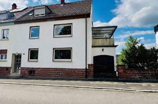 Haus kaufen in 67663 Kaiserslautern, Kaiserslautern - KL- Lämmchesberg: Renovierungsbedürftiges MFH mit Anbaumöglichkeit und Eigentumsgrundstück