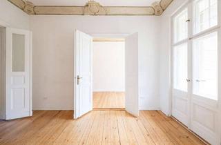 Wohnung kaufen in Bahnhofstraße, 12159 Schöneberg, Bezugsfrei: Elegante Gründerzeit mit Stuck, Flügeltüren, Balkon und Potenzial in Friedenau