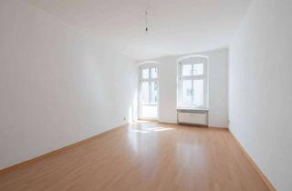 Wohnung kaufen in Lückstraße 46, 10317 Lichtenberg, Bezugsfrei: Großzügig geschnittene 2-Zimmer-Wohnung mit Terrasse & Balkon im beliebten Weitlingkiez