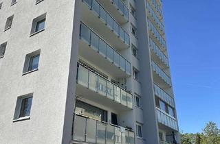 Wohnung kaufen in Hans-Jürgen-Behnke-Weg, 85640 Putzbrunn, Große leerstehende und unrenovierte Wohnung im Erdgeschoss