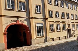 Wohnung kaufen in 18439 Altstadt, Historisches Ambiente trifft Komfort – 2-Zimmer-Wohnung mit Balkon & EBK