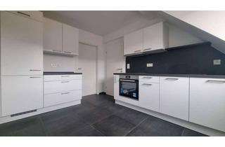 Wohnung kaufen in Zorndorfstraße 17, 50737 Weidenpesch, LEERSTEHENDE KERNSANIERTE 2 ZKB DG-WOHNUNG, NOBILIA-EBK UND KELLER IN RUHIGER LAGE OHNE PROVISION