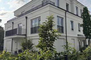 Wohnung kaufen in Sterrhubenweg 14, 81247 München, Exklusive 3-Zimmer-Villenwohnung | Süd-West | 2 Balkone | bezugsfertig | vollständig möbliert
