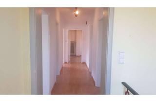 Wohnung mieten in Schellenberg 25, 79798 Jestetten, Vollständig renovierte 4-Zimmer-Wohnung mit Balkon und EBK in Jestetten