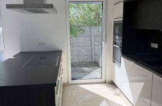 Einfamilienhaus kaufen in 84186 Vilsheim, Wohnen mit Zukunft: KfW-55-Einfamilienhaus mit PV-Anlage und Doppelgarage