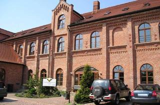 Immobilie mieten in Hallesche Str. 36a, 06217 Merseburg, Modern und Gemütlich, Pendlerwohnung, 1-Raum Appartement im Denkmalhof, komplett ausgestattet