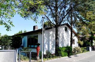 Einfamilienhaus kaufen in 64297 Darmstadt, Viel Platz für das Leben – freistehendes Einfamilienhaus mit Einliegerwohnung in Waldrandnähe von Darmstadt-Eberstadt