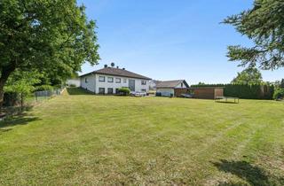 Haus kaufen in 35516 Münzenberg, Für Pferdehalter, für die große Familie: Großer Bungalow mit Einliegerwohnung + 2226 m² Areal