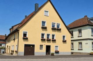 Mehrfamilienhaus kaufen in 97246 Eibelstadt, Eibelstadt - Auf Sachwert setzen - Großzügiges Mehrfamilienhaus mt 4 Wohneinheiten im Herzen von Eibelstadt!