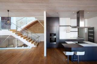 Wohnung kaufen in 10115 Berlin, Berlin - Historische Remise mit exklusivem Flair und Dachterrasse - im ruhigen Innenhof von Berlin-Mitte