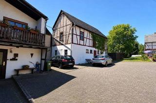 Haus kaufen in 55483 Dickenschied, Dickenschied - 7-Zi.-Zuhause mit großem Garten inkl. zwei kleiner Nebengebäude