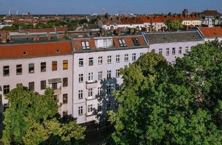 Wohnung kaufen in Volkspark Hasenheide, 12049 Berlin, Berlin - Vermietete 3-Zi-Wohnung mit privater Dachterrasse und traumhaften Blick auf den Volkspark Hasenheide