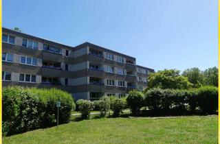 Wohnung kaufen in 13439 Wittenau, Wittenau! 2 + 2 halbe Zimmer DG-Eigentumswohnung mit schöner Loggia in der 3.OG mit Grünblick