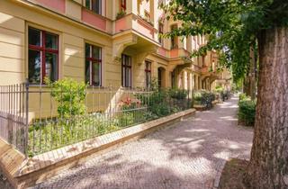 Wohnung kaufen in 14471 Brandenburger Vorstadt, Bezugsfreie 2-Zimmer-Altbauwohnung mit Balkon nahe dem Schlosspark