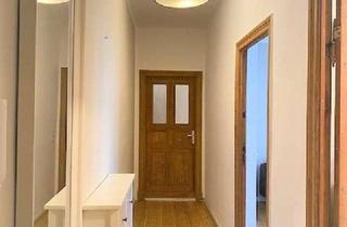 Wohnung kaufen in 10245 Friedrichshain, KAPITALANLAGE mitten im KIEZ | vermietete 2-Zimmer-Altbau-Whg. | 2. OG | West-Balkon