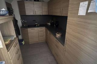 Wohnung mieten in Neustädter Straße 84, 90431 Gaismannshof, Moderne 3½-Zimmerwohnung auf 2 Etagen mit Terrasse, Einbauküche & Garten mit Mittelhaus-Charakter