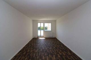 Wohnung mieten in Chemnitzer Straße 115, 09599 Freiberg, Familienwohnung sucht Nachwuchs...4-RW mit Wanne & Balkon!!!