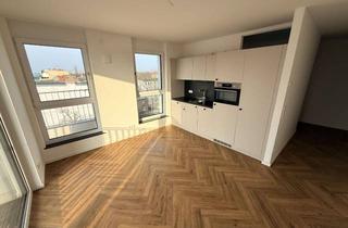 Wohnung mieten in Florian-Geyer-Str 111, 12489 Adlershof, Sehr helle Süd-Wohnung mit Balkon und Abstellkammer direkt am MArktplatz Adlershof!