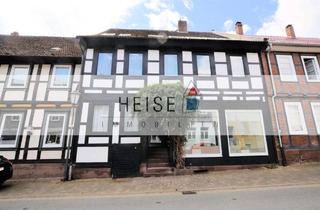 Haus kaufen in 37586 Dassel, Fachwerkhaus mit mit ehemaligen Gewerberäumen im Erdgeschoss - nutzbar als 1-Familienwohnhaus