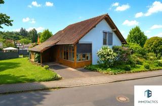 Einfamilienhaus kaufen in 55566 Bad Sobernheim, Komfortables Einfamilienhaus mit Terrasse, PV-Anlage, Carport - viel Raum für Wohnen, Arbeit & Hobby