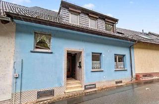 Haus kaufen in 35789 Weilmünster, Großzügiges Wohnhaus mit Potenzial zur 2-Familiennutzung oder Mehrgenerationennutzung in Weilmünster