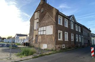 Doppelhaushälfte kaufen in Im Laach 14, 53881 Euskirchen, Historische Doppelhaushälfte mit genehmigter Dachsanierung und Anbaupotenzial