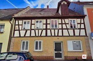 Haus kaufen in 97483 Eltmann, Haus sucht Handwerker - Stadthaus (Einzeldenkmal) mit kleinem Innenhof in zentraler Lage der Stadt E