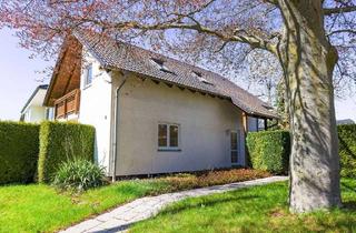 Haus kaufen in 09247 Röhrsdorf, Charmantes EFH mit Südterrasse, Südbalkon & 3 Garagen – Wohnen unter alter Buche