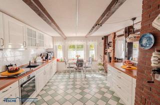Wohnung kaufen in 42897 Remscheid, Fachwerkhaus mit Gartenidylle – naturnah wohnen nahe der Kräwi