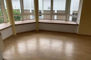 Wohnung mieten in Jahnstraße 29, 90542 Eckental, Attraktive 2-Zimmer-Wohnung mit Wintergarten und Balkon in Eckental, Forth Eckental
