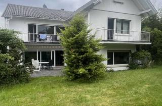 Haus kaufen in 35315 Homberg, •Großzügiges Zweifamilienhaus mit 1.100 m² Traumgrundstück und zwei Garagen in Homberg (Ohm) •