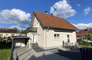 Haus kaufen in 93437 Furth im Wald, Schönes Wohnhaus mit zwei Wohnungen, Garten, Garage und Carport in ruhiger Lage.