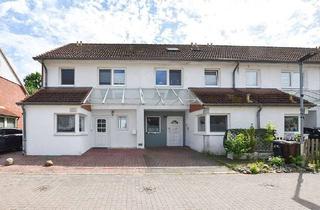 Reihenhaus kaufen in 23570 Travemünde, Charmantes Reihenhaus mit Garten, Terrasse, Stellplatz und viel Potenzial im Herzen von Travemünde!