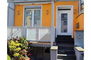 Reihenhaus kaufen in 28217 Bremen, Stilvoll modernisiertes Reihenhaus mit Balkon, Hofgarten und hochwertiger Ausstattung in Bremen-Osterfeuerberg