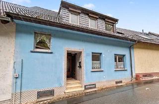 Haus kaufen in 35789 Weilmünster, Großzügiges Wohnhaus mit Potenzial zur 2-Familiennutzung oder Mehrgenerationennutzung in Weilmünster