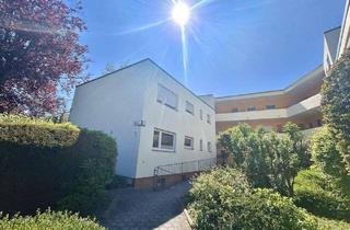 Wohnung kaufen in 70499 Stuttgart, Stuttgart - Freie 3-Zi.-Wohnung mit kleinem Balkon in attraktiver Lage, renovierungsbedürftig, TG-Stellplatz