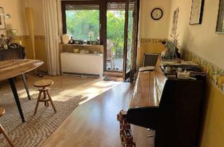 Wohnung kaufen in 76229 Karlsruhe, Karlsruhe - 2 Zimmer Wohnung 72 qm mit Terrassen und Gartennutzung