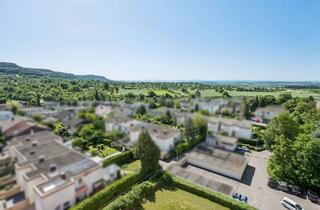 Wohnung kaufen in 71083 Herrenberg, 3.5-Zimmer-Wohnung mit Weitblick ins Grüne von Herrenberg - Aufzug + Tiefgarage