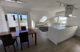 Wohnung kaufen in 71229 Leonberg, Exklusive 4,5-Zimmer-Maisonette mit Panoramablick & zwei Außenbereichen in Leonberg-Hanglage