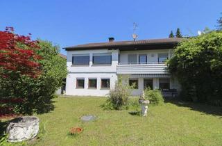 Einfamilienhaus kaufen in 75428 Illingen, Freistehendes Einfamilienhaus mit ELW, großem Garten und 3 Garagen auf 1.443 m² Grundstück