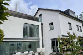 Doppelhaushälfte kaufen in 93049 Westenviertel, Architekten-Doppelhaushälfte mit Pool in Toplage Regensburg- West- kernsaniert