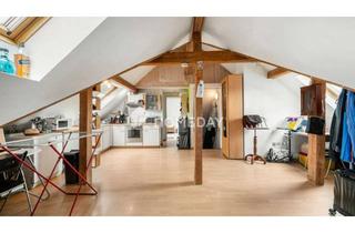Wohnung kaufen in 72762 Reutlingen, Energiebewusst wohnen! DG-Wohntraum auf 38 m² mit neuen Holzfenstern & neuer Bosch Heizung