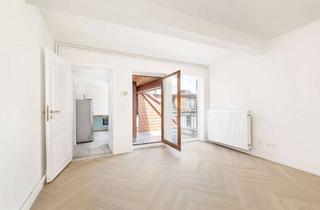 Wohnung kaufen in Gneisenaustraße 65, 10961 Kreuzberg, Zw. Südstern und Bergmannkiez: Frisch renovierte DG-Wohnung, 3 Zimmer zzgl. Ess-Küche, Terrasse