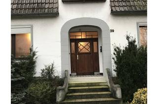 Wohnung mieten in Moltkestraße 39, 33790 Halle, Altbauwohnung 3 KKB mit Garten in Halle