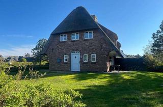 Haus kaufen in 25996 Wenningstedt-Braderup, Sylter Reihenendhaus unter Reet in Wenningstedt strandnah